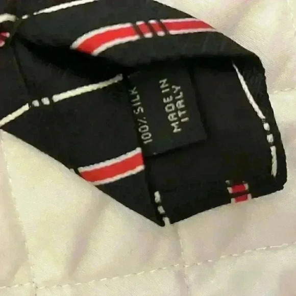 JOS A BANK Black Label BLACK RED WHITE STRIPED ALL SILK NECK TIE MADE IN ITALY - Picture 5 of 5